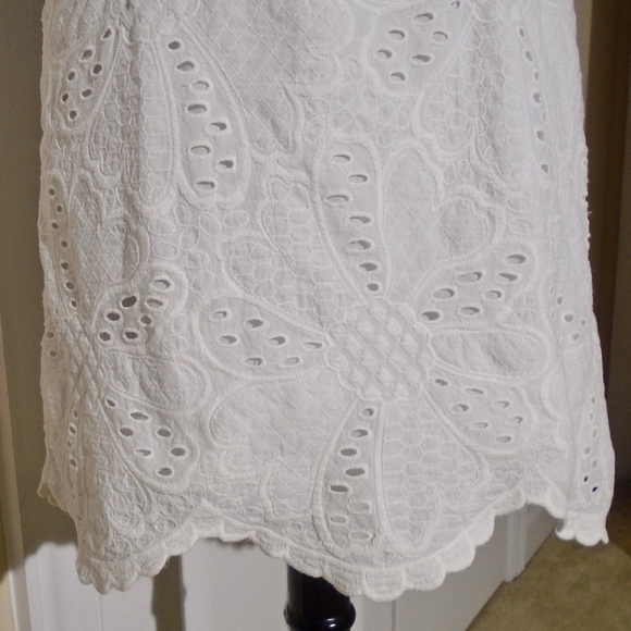 LILLY PULITZER Madden Petal Eyelet Dress 2/4 - Picture 4 of 8